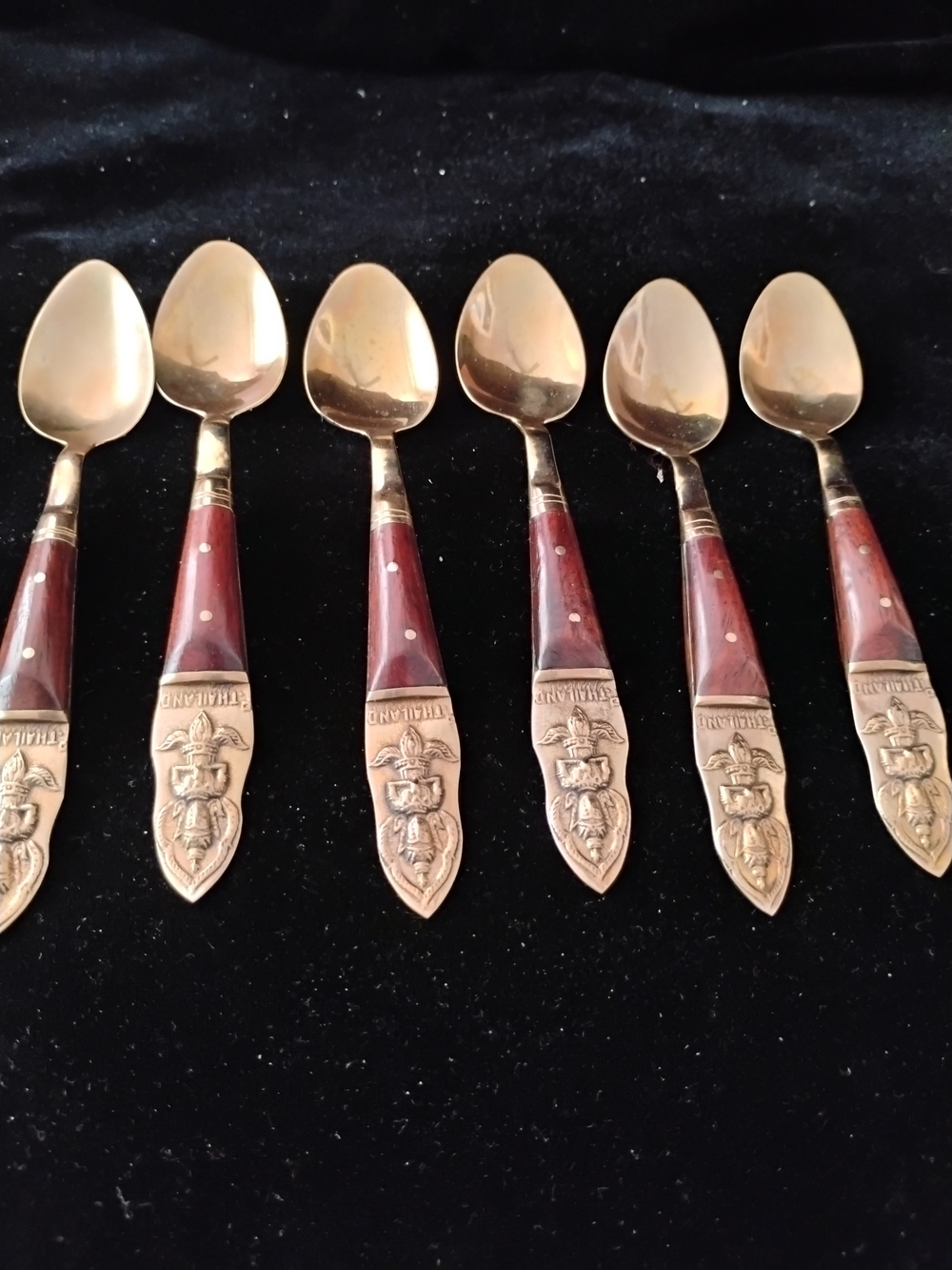 Accent Spoons